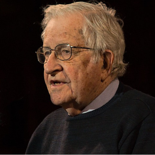 Noam Chomsky compie 92 anni: uno scorcio alla sua vita